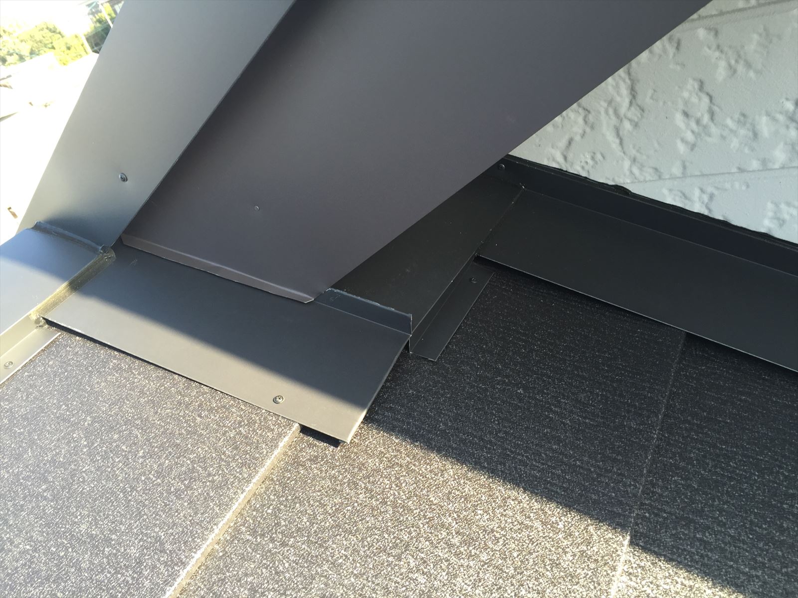 屋根でケラバ水切りの施工や加工方法 価格や事例と納まりについても リフォームアンサー