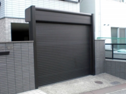 ガレージシャッターの種類や価格 取り付けでdiyの注意点も リフォームアンサー