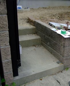 庭への階段でレンガやブロックや石での作り方 Diyの注意点も リフォームアンサー