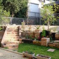 庭への階段でレンガやブロックや石での作り方 Diyの注意点も リフォームアンサー